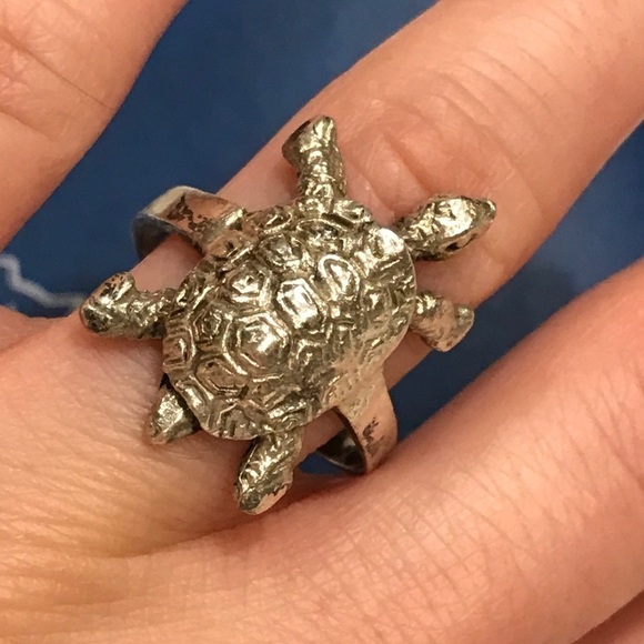 Vintage Sterling Silver Turtle Ring - Picture 10 of 11
